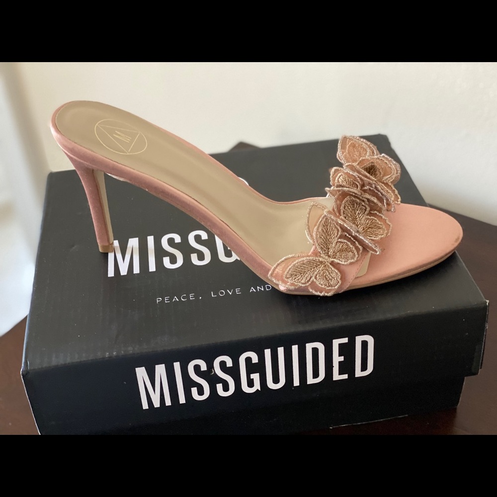 Butterfly mule sandal -blush
